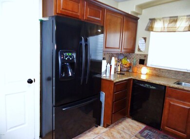 518  kitchen 2   refrigerator.dishwasher