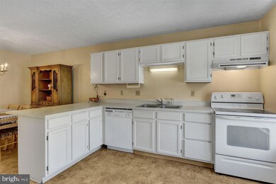 206 Lincoln Ave, Harrisburg, PA 17111 - photo 5