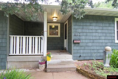 812 Adams St, Mankato, MN 56001 - photo 2