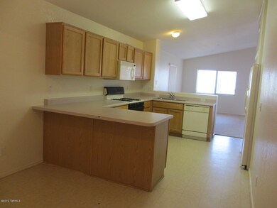 8020 E Jennifer Anne Dr, Tucson, AZ 85730 - photo 4