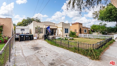 6033 Clarkson Ave, Maywood, CA 90270 - photo 4