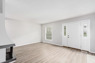 619 Simbury St, Columbus, OH 43228 - photo 5