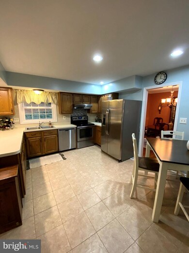 9508 Stoneoak Rd, Baltimore, MD 21236 - photo 4