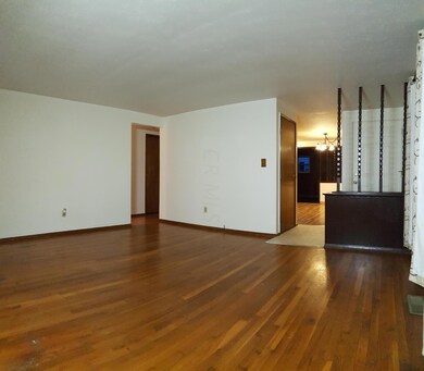 1387 Cardwell Square N, Columbus, OH 43229 - photo 4