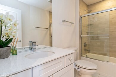 949 Coletta Cir, Naperville, IL 60563 - photo 6