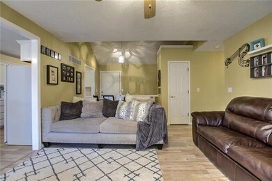 605 Valley View N A, Raymore, MO 64083 - photo 3