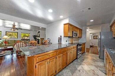 621 Lucky 13 Rd, Pottsboro, TX 75076 - photo 5