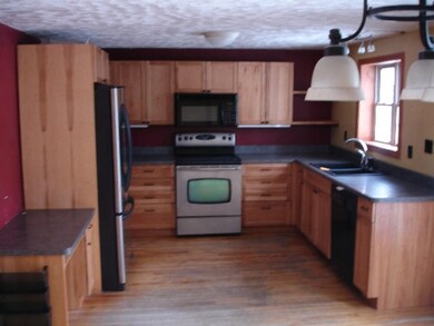 26 School St, Lincoln, NH 03251 - photo 5