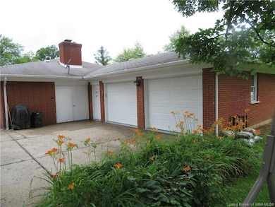 Over sized 2 car garage