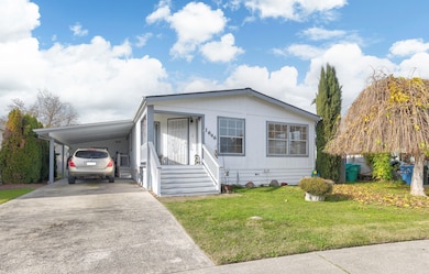 1646 Darin Dr, Grants Pass, OR 97527 - photo 2