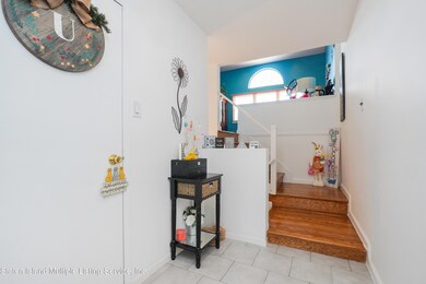 723 Correll Ave, Staten Island, NY 10309 - photo 3
