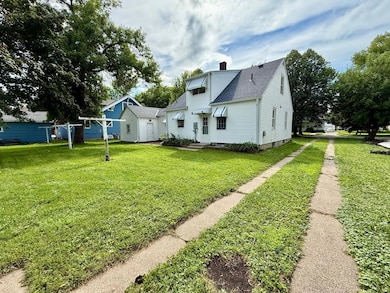 705 Carver St N, Winthrop, MN 55396 - photo 4