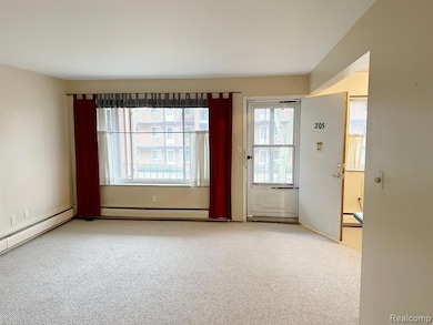 Babcock Cooperative unit 205, Royal Oak, MI 48073 - photo 4