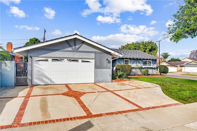 2496 N Beechwood St, Orange, CA 92865 - photo 2