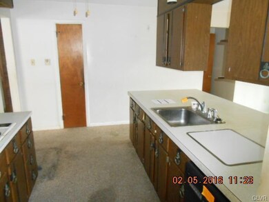 529 Skyline Dr, Allentown, PA 18103 - photo 5