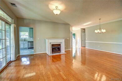 Gas FP and wood floors add gravitas to the Great R