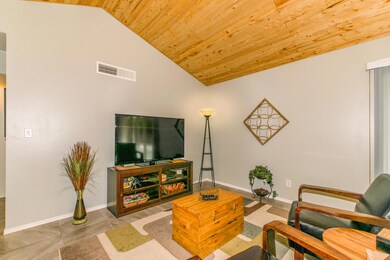 07 Family Room