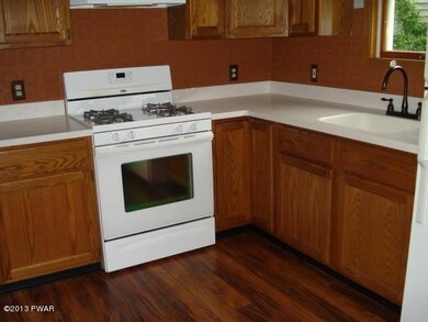 204 W Sarah St, Milford, PA 18337 - photo 3