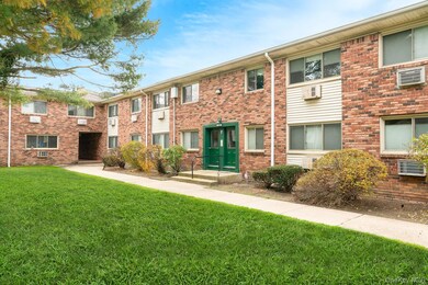 2449F Union Blvd unit 12A, Islip, NY 11751 - photo 3