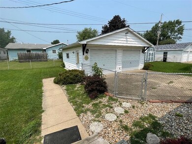 1017 N 29th St, Mattoon, IL 61938 - photo 5