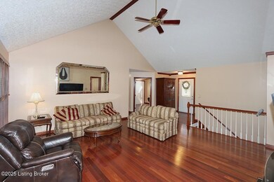 7012 Summerfield Way, Floyds Knobs, IN 47119 - photo 5