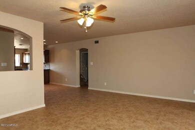 living room2 (3)