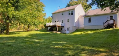 147 Johnny Appleseed Ln, Leominster, MA 01453 - photo 4