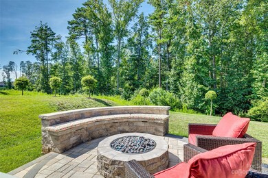 599 Belle Grove Dr, Lake Wylie, SC 29710 - photo 2