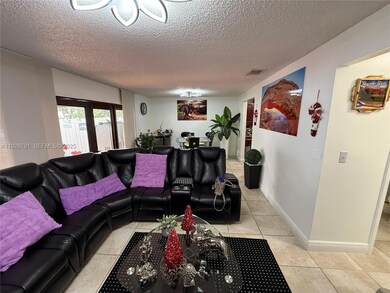 9525 SW 148th Avenue Cir N, Miami, FL 33196 - photo 4