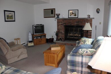 384 Underwood Ln, Hamlin, PA 18427 - photo 5