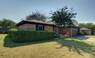 8609 Silver Creek Rd, Fort Worth, TX 76108 - photo 2