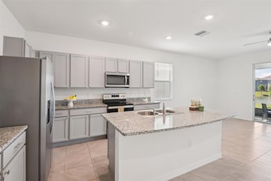 285 Mangrove Shade Cir, Apollo Beach, FL 33572 - photo 3