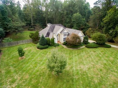 400 Holyoke Rd, Greensboro, NC 27406 - photo 2