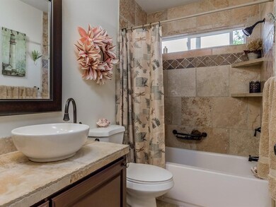 007_Hallway Bathroom