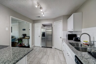 6618 Burkett St, Houston, TX 77021 - photo 4