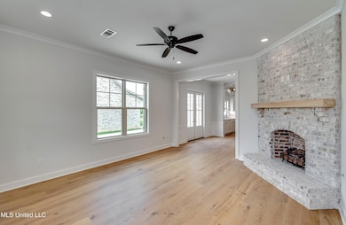 320 Celadon Way Int-4