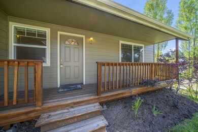 35-web-or-mls-2510 NE Ocker Dr-41