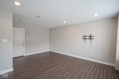 13472 Erlen Dr, Fishers, IN 46037 - photo 4