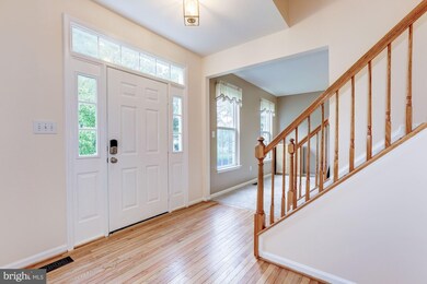 12515 Hawks Nest Ln, Germantown, MD 20876 - photo 2