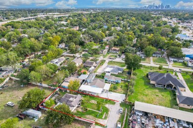 8038 Nellie St, Houston, TX 77022 - photo 4