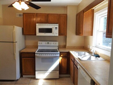 321 W Berry Ave, Lansing, MI 48910 - photo 6