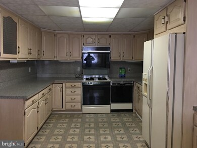 1053 Chesapeake Harbour Dr, Annapolis, MD 21403 - photo 2