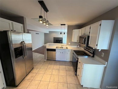 39588 Squire Rd, Novi, MI 48375 - photo 6