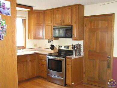 1801 SW 36th Terrace, Topeka, KS 66611 - photo 5