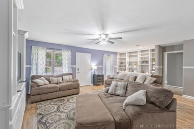 1142 E 142nd St, Glenpool, OK 74033 - photo 4