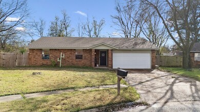 2613 S Sycamore Ave, Broken Arrow, OK 74012 - photo 2