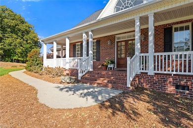 1462 Overby Rd, Walnut Cove, NC 27052 - photo 4