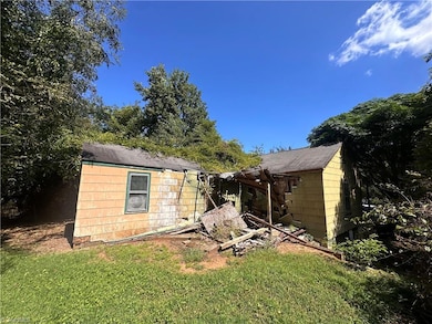 153 Pineway Ln, Thurmond, NC 28683 - photo 3