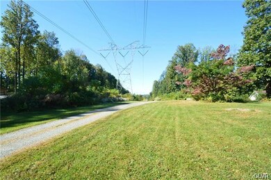 5602 Oak Ln, Zionsville, PA 18092 - photo 5