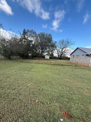 209 W Park St, Tecumseh, OK 74873 - photo 4